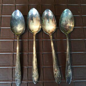 Vintage Set of 4 Oneida Community Tudor Plate 1946 Queen Bess II Pattern Spoons